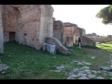 05309 ostia - regio iii - insula x - caseggiato del serapide (iii,x,3) - nordseite - bli ri westen - 01-2024.jpg